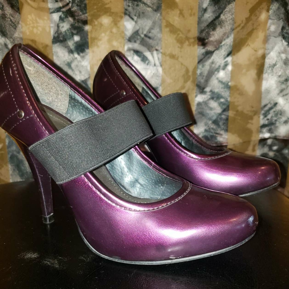 Dark purple heels with elastic strap